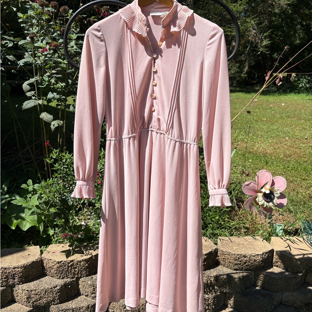 Vintage 1940s whimsical Victorian Elegant Pink Long-Sleeve Dress